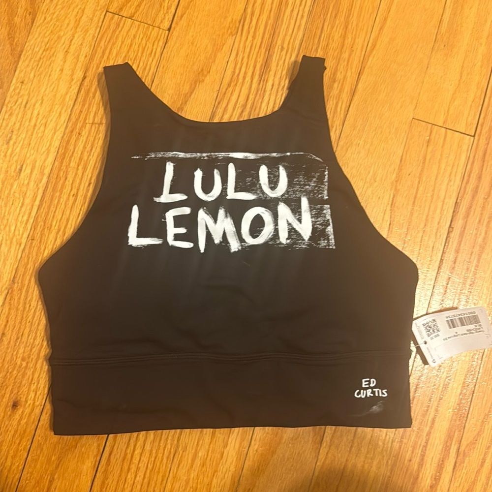 NWT Women’s Black Lululemon sports bra sz 4